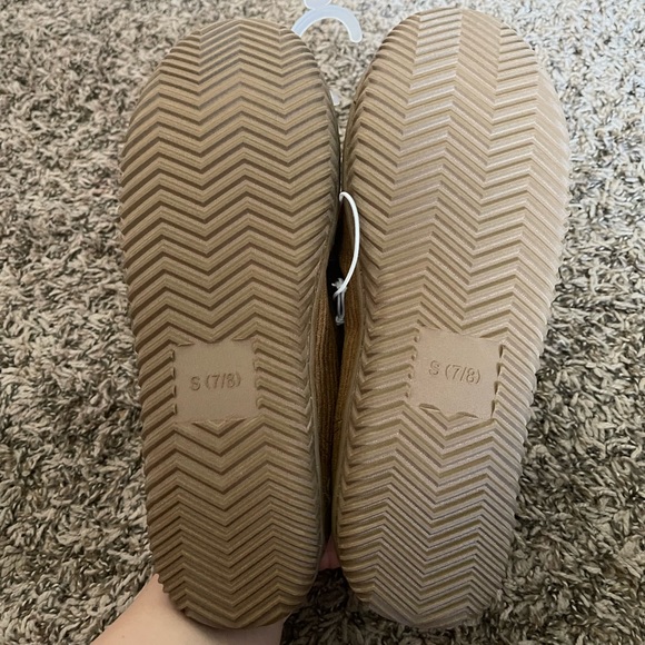 Goodfellow & Co Men’s Slippers - Picture 4 of 4